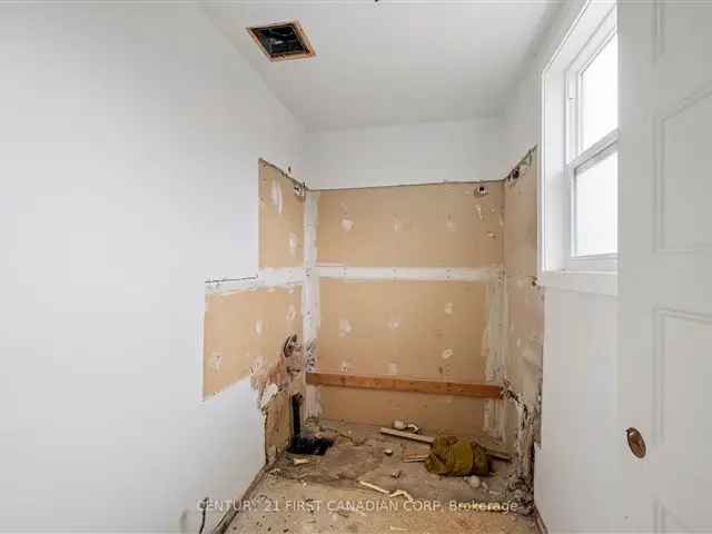 Renovated Duplex in Old East Village Near Kellogg Building