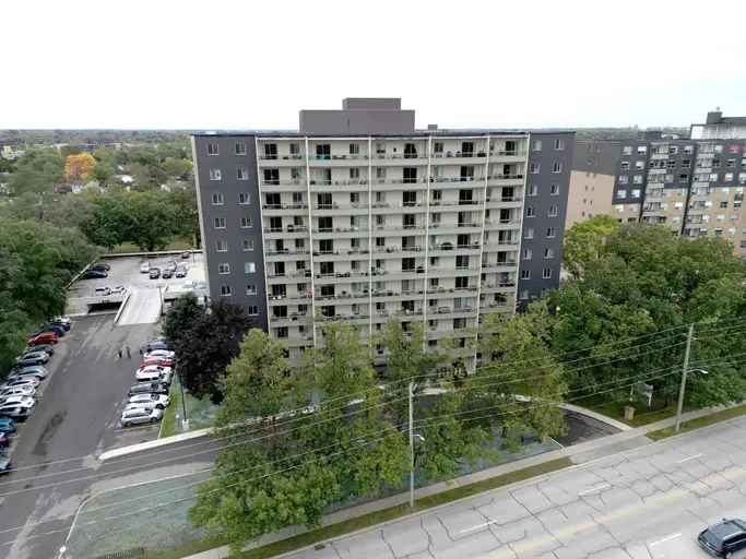 Royal Oak Towers Apartments in Sarnia ON