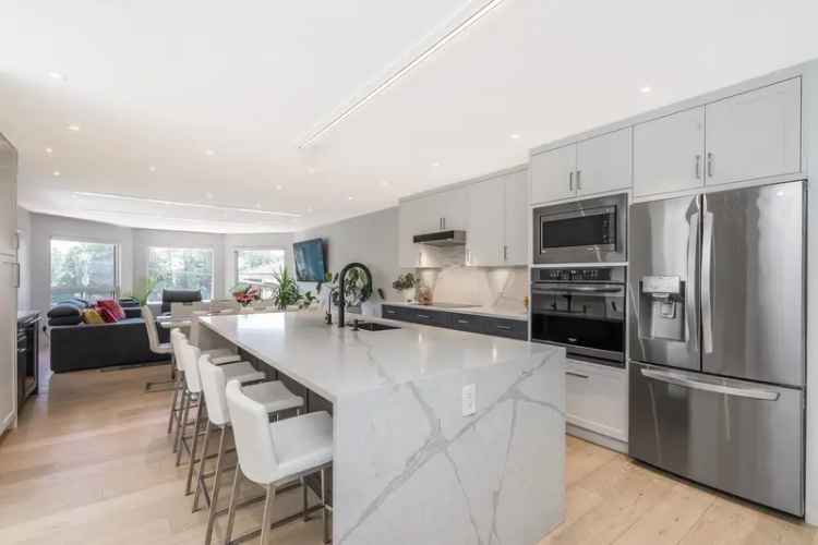 Updated Coastal Home 4 2 Primary Suites Family Home