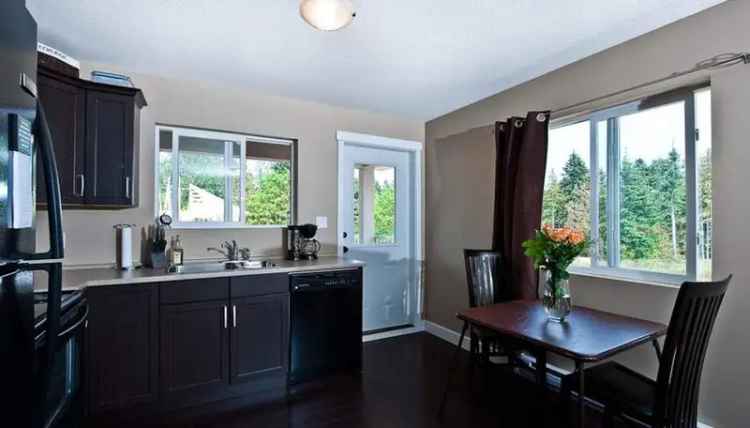 415 Applewood Crescent -  in Nanaimo