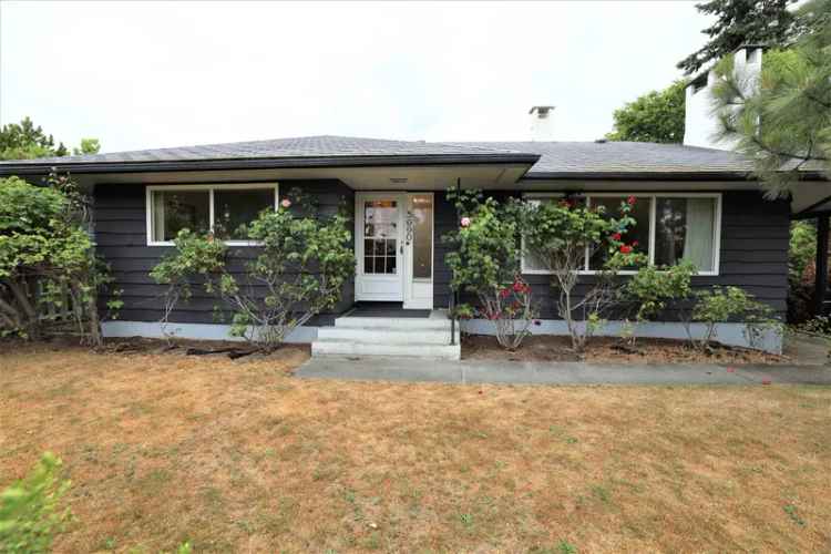 A $799,000.00 House/Single Family with 3 bedrooms in Sechelt District, Sunshine Coast