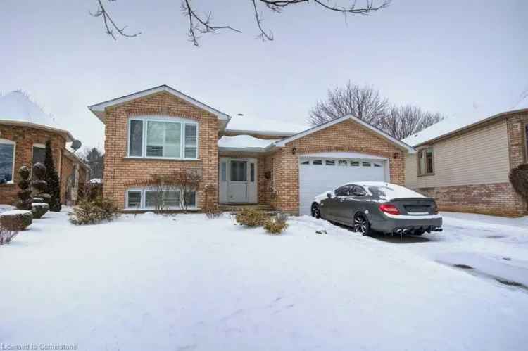 House For Sale in 29, Batson Crescent, Brantford, Ontario