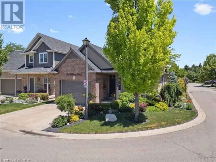 Niagara-on-the-Lake Bungalow Corner Lot Exquisite Modern Kitchen