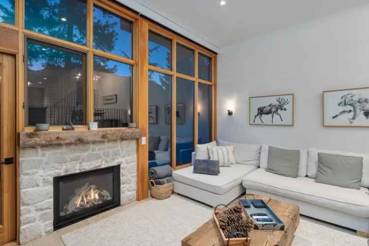 Luxury Whistler Townhome: 3 Bed, 3 Bath, Stunning Mountain Views