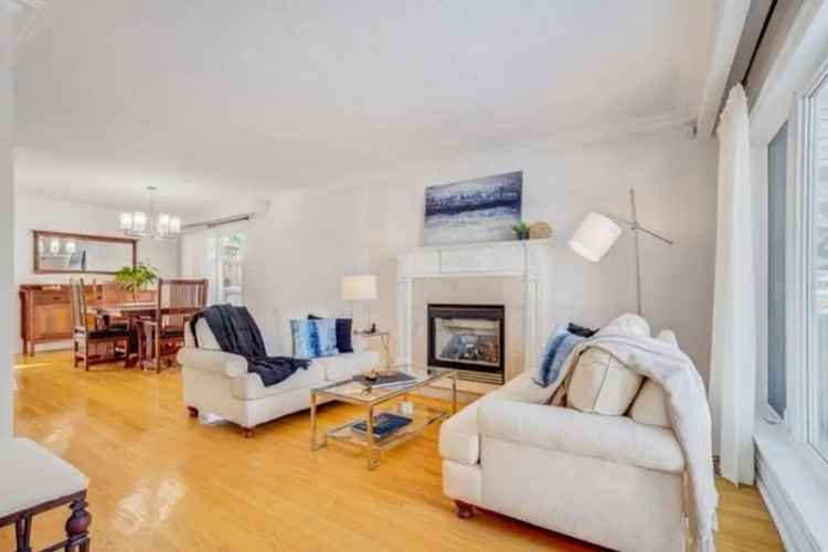 Charming Bungalow Listed In Lush Markland Wood Neighbourhood