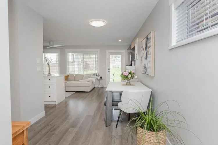 Parkland 3-Bedroom 3-Bathroom Duplex for Sale