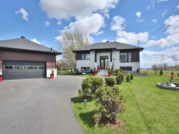 Bungalow for Sale Montérégie Magnificent Richelieu View