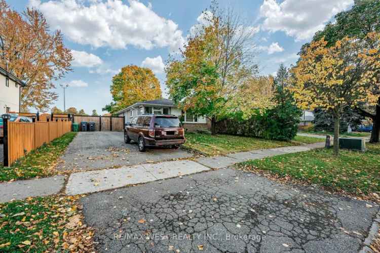 House For Sale in Brampton, Ontario