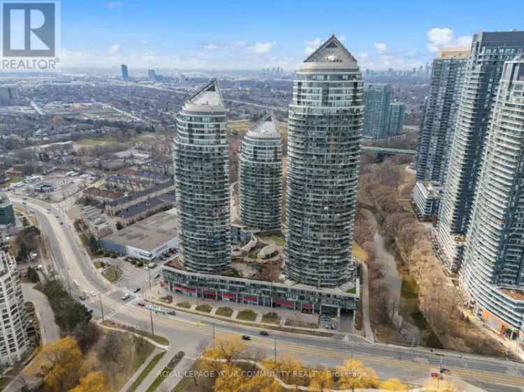 Lakeview Condo 1 Bed + Den Near Humber Bay Park