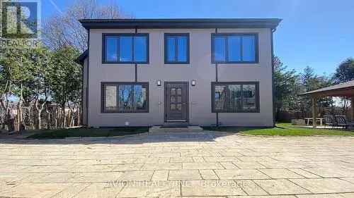 7+3 Bedroom House with Garden Suite Near Subway