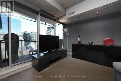 1 room apartment of 636 m² in Toronto