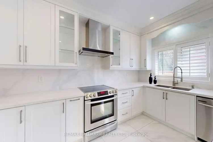 Stunning 4 2 Bedroom Home Hardwood Floors Finished Basement