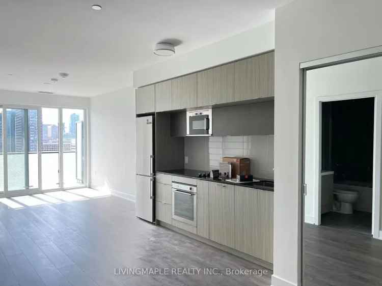 Rent Luxury 1 Bedroom Den Suite in Cabbagetown with Modern Features