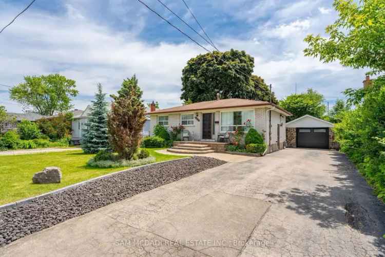 House For Sale in Mississauga, Ontario