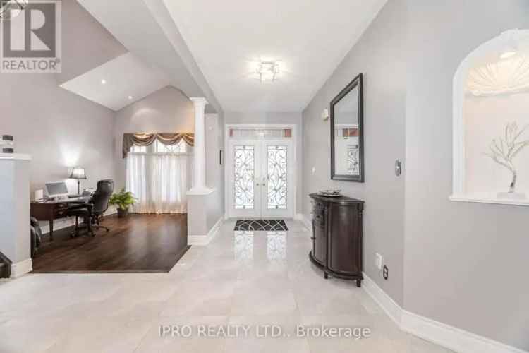 Executive Home Backing Onto Treed Ravine 4+ Bedrooms Finished Basement