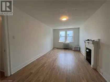 2 rooms apartment of 501 m² in Toronto