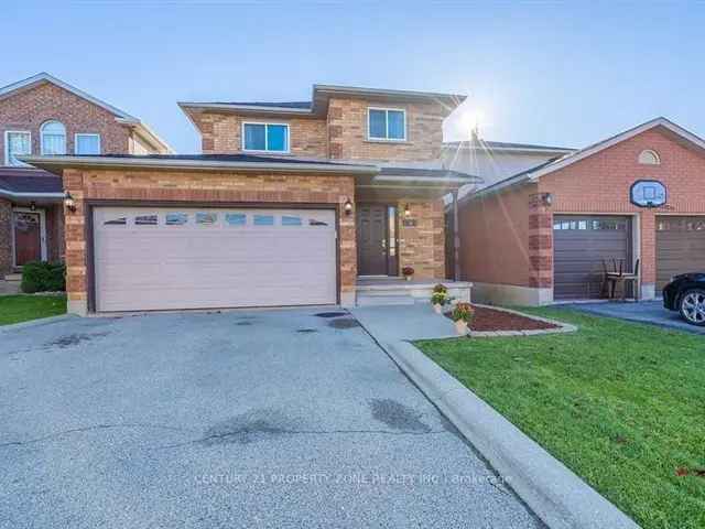 House For Sale in Hamilton, Ontario