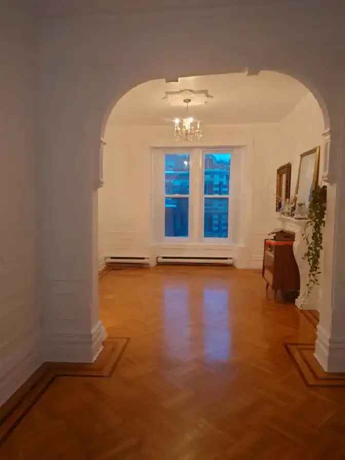 Rent Fully Furnished Three Bedroom Victorian Apartment in the Plateau