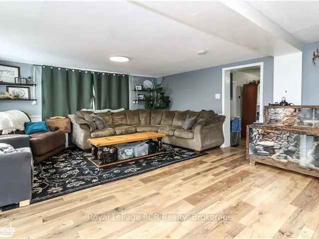 Stayner Bungalow: 3-Bedroom Family Home Near Schools