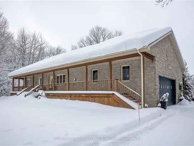 5-Bedroom Stone Bungalow Near Francis Lake