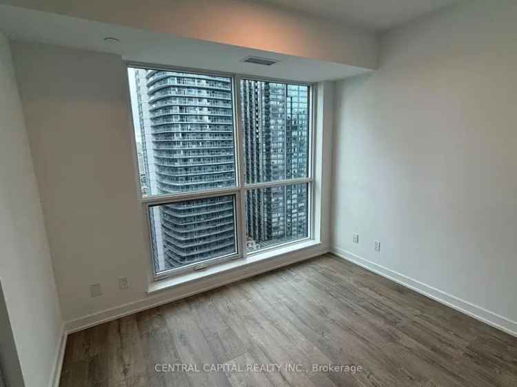 Maverick Condos Corner Unit - Amazing Views - 590 sq ft