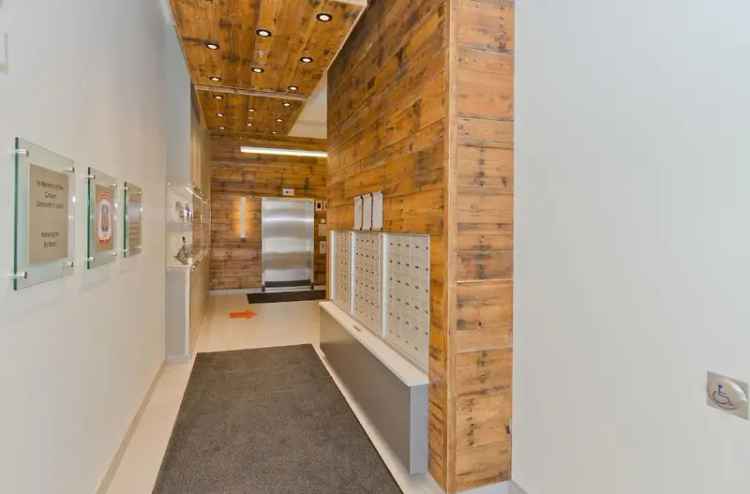 Kensington Condo 2 Bed 2 Bath City Views