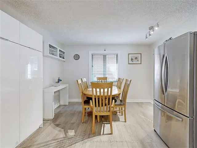 Renovated 2+1 Bedroom Bungalow Near Lake & GO Station