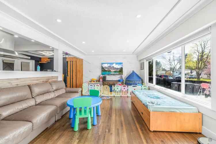 8 Bedroom House in Surrey Perfect for Large Families and Investors