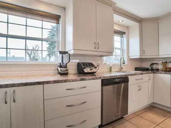3 Bedroom House for Sale in Repentigny Family Home Near Amenities