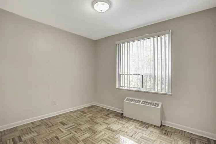 Bright & Spacious Brampton Apartments - Heat, Hydro & Water Included