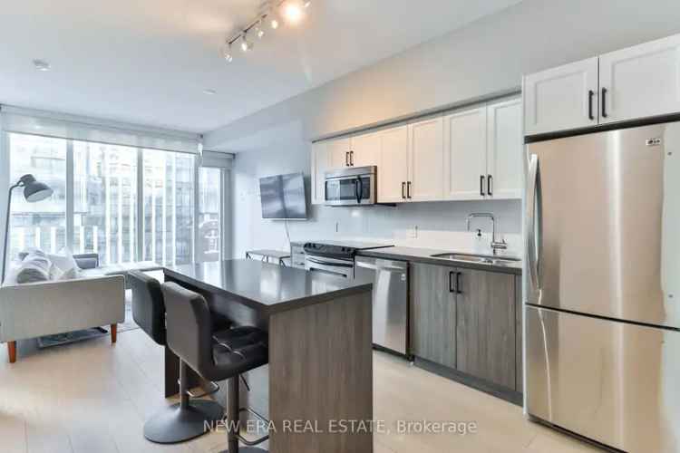 Luxury 2-Bedroom Condo near Osgoode Station