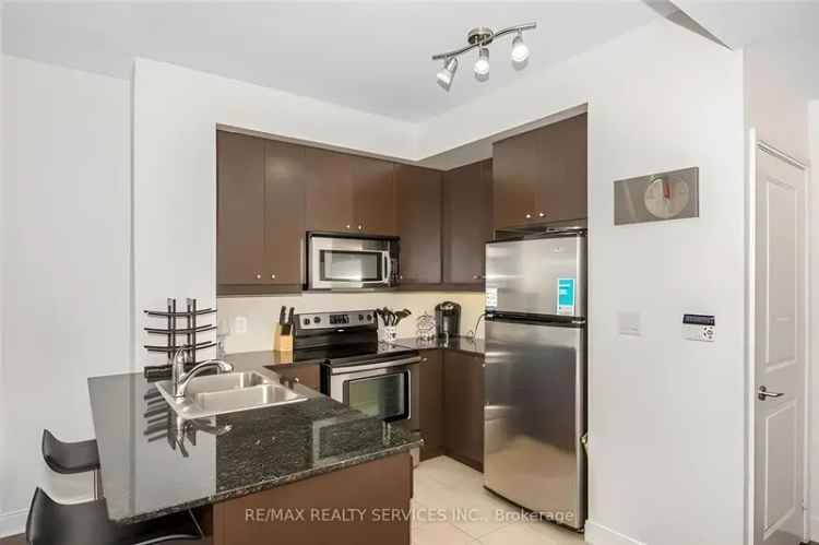 House For Rent in 50, Absolute Avenue, Mississauga, Ontario