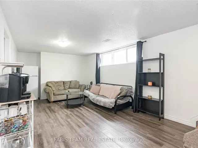 Duplex For Sale in Barrie, Ontario