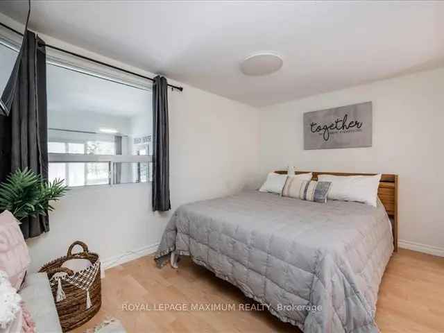 House For Sale in Winnipeg, Manitoba