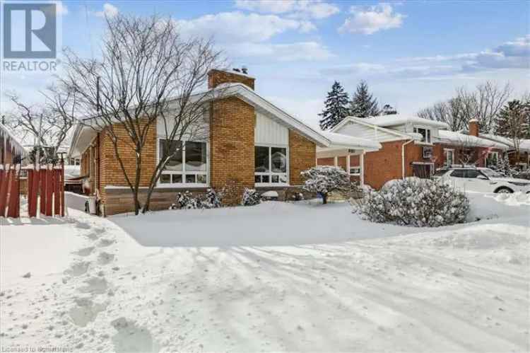 Charming Bungalow in Burlington Near Central Recreation Centre