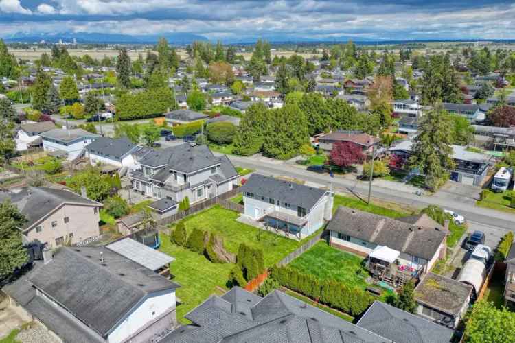 4 Bedroom Ladner Family Home with Updates