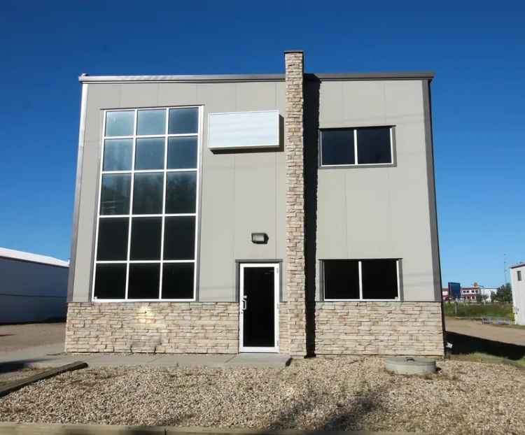 Commercial property For Rent in 5724, 50a Street, Ponoka, Alberta