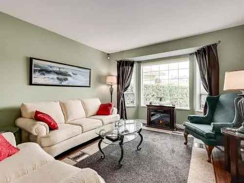 4 Bedroom House For Sale in Walnut Grove Langley