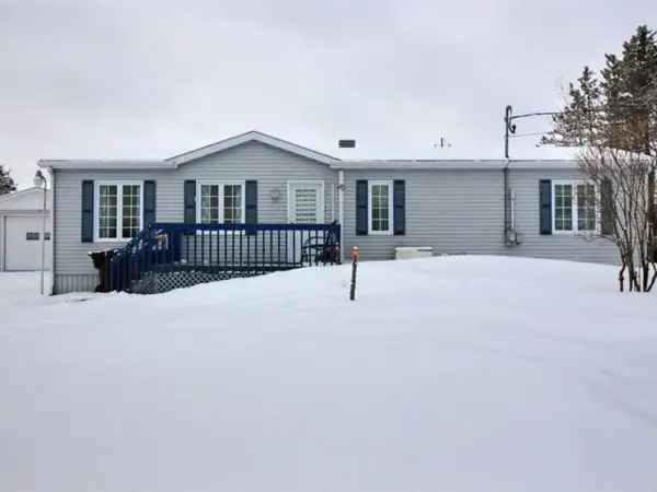 Bungalow for Sale 2008 Built Large Garage