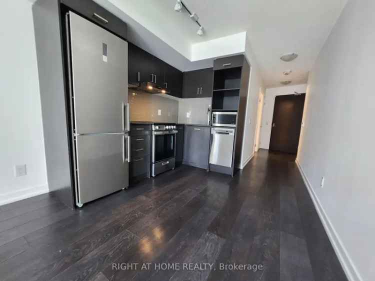 Rent Functional Spacious Bright 1 Bedroom Near Dundas Square