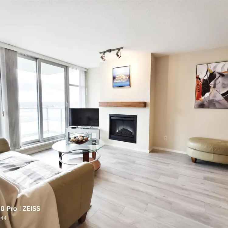 Luxury Brentwood Apartment 2 Beds 2 Baths