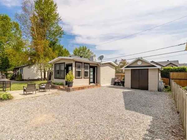 Bungalow for Sale Quebec North Shore Waterfront Property