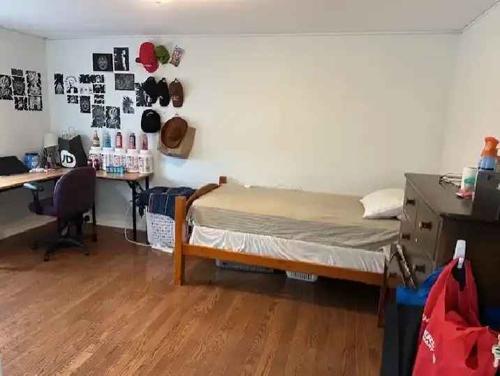 Room For Rent Near Newnham Campus Seneca With Utilities Included