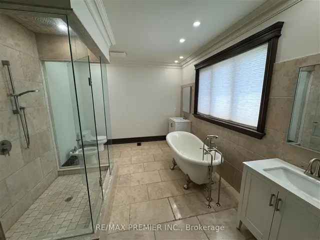 House For Sale in Vaughan, Ontario