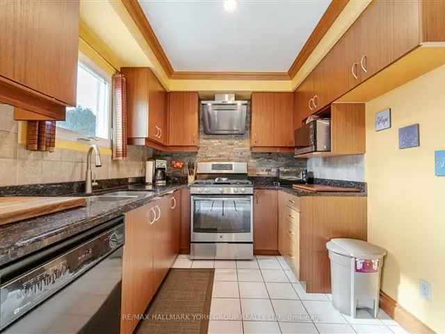 House For Sale in Ajax, Ontario