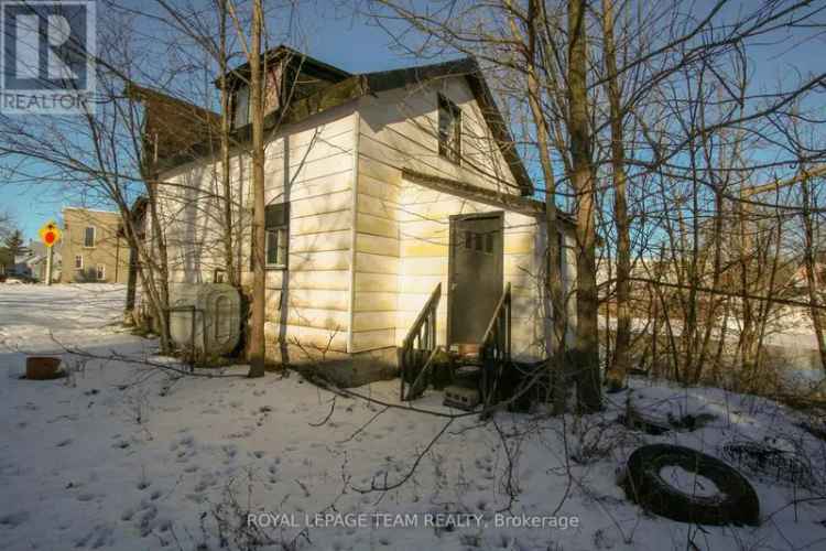 2-Bedroom Home on South Nation River - Fixer-Upper