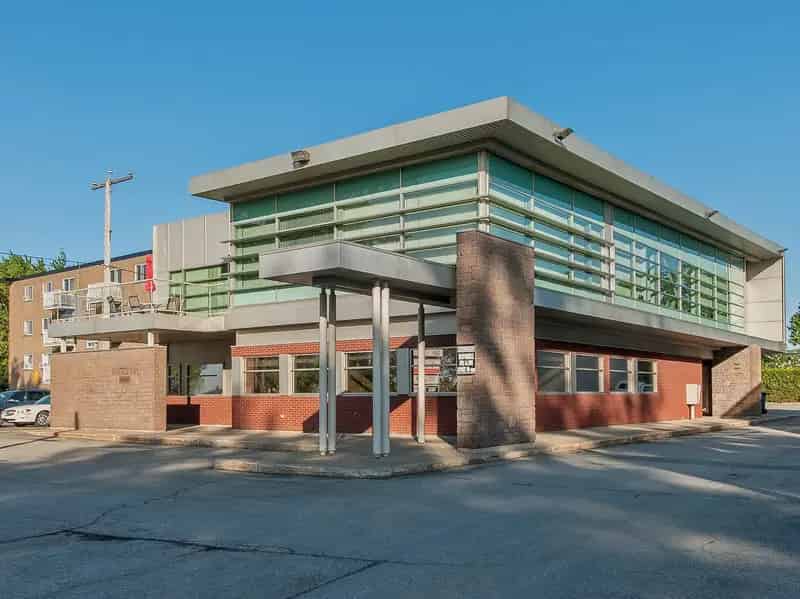 Commercial Building Office for Rent Repentigny