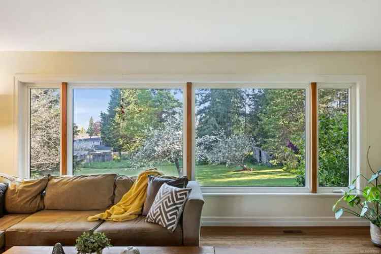 Spacious 5-Bedroom Rancher in Comox with Park-like Backyard