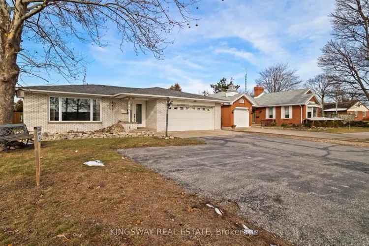 House For Sale in Leamington, Ontario