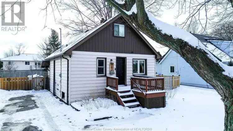 3 Bedroom Bungalow in LaSalle - Double Lot, Large Deck & Shed